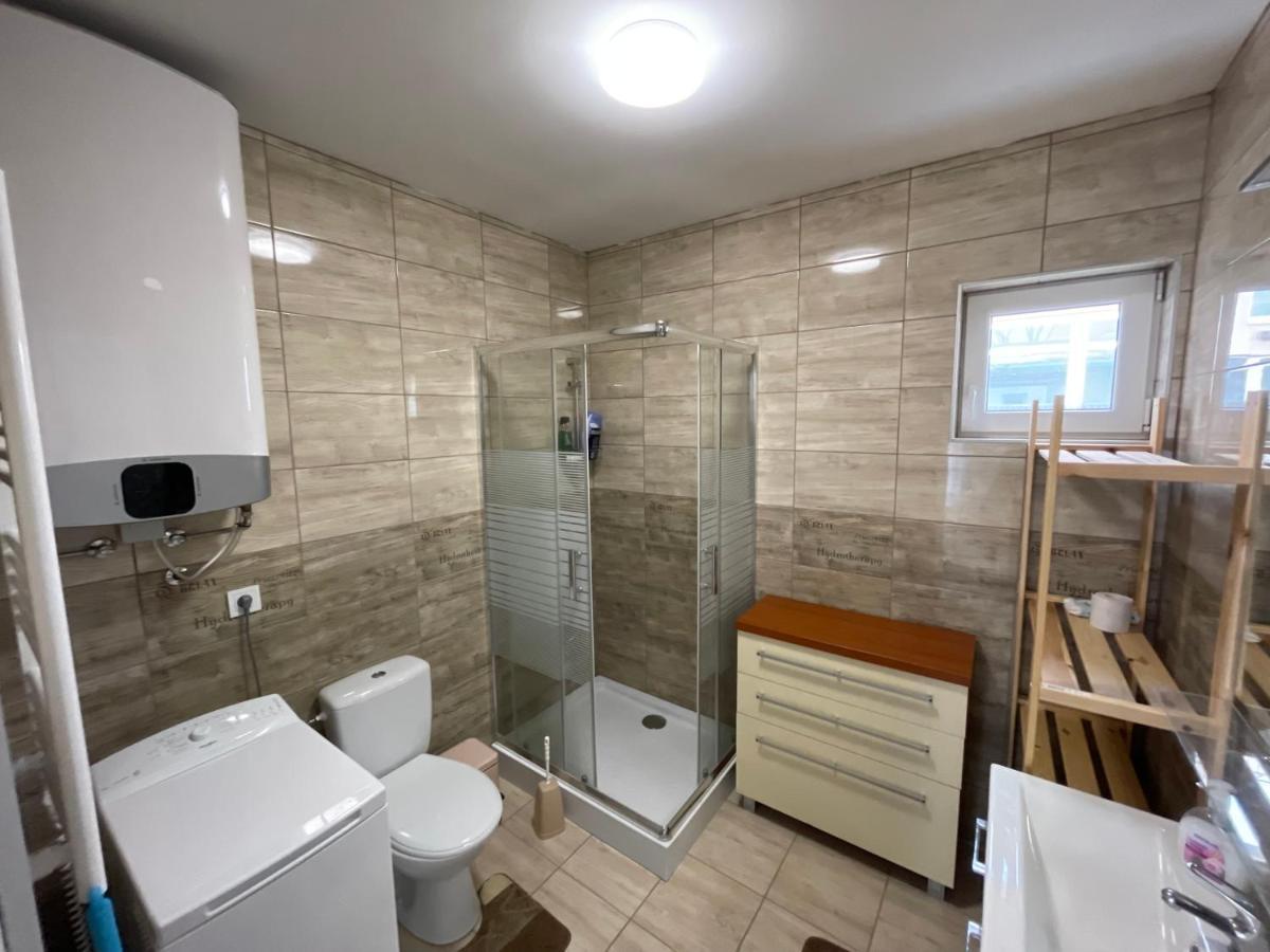 Sorrento Deluxe Apartment - Jacuzzi Siófok Exterior foto