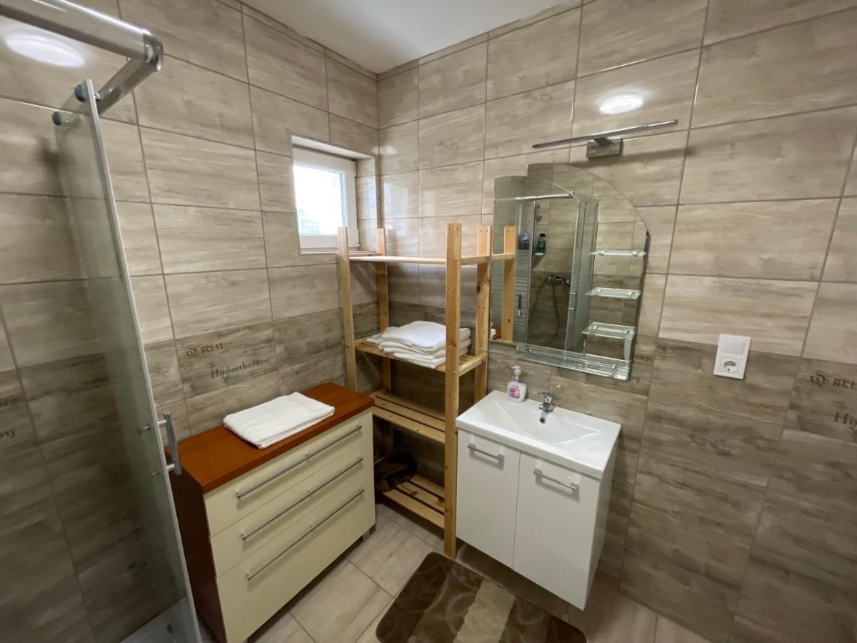 Sorrento Deluxe Apartment - Jacuzzi Siófok Exterior foto